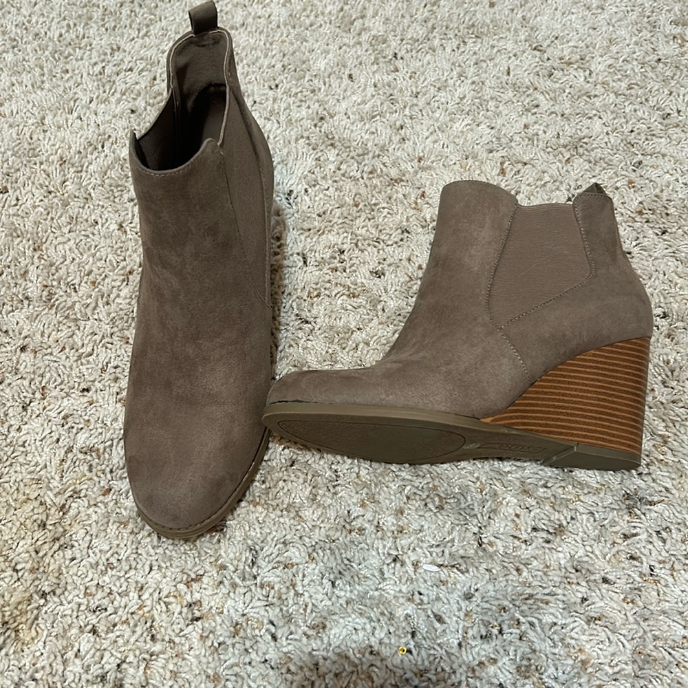 a.n.a. Wedge bootie size 10w